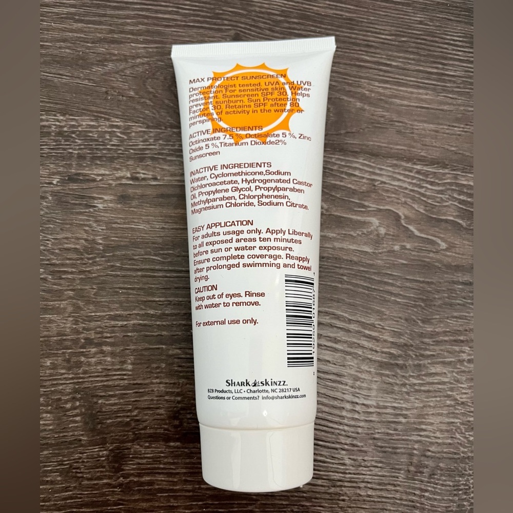 Sunscreen flask - Picture 2 of 3